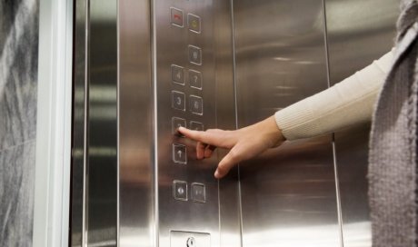 Nettoyage régulier d'ascenseur dans résidence privée à Bourgoin-Jallieu 